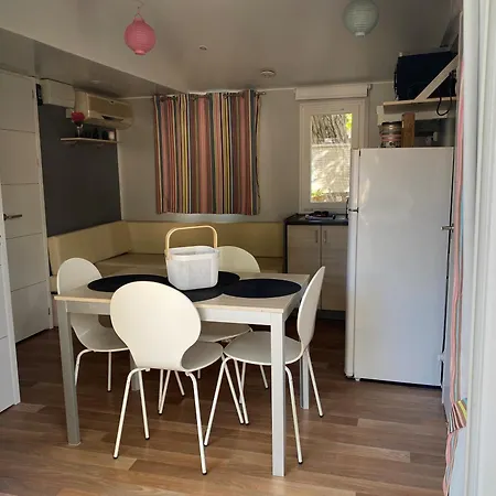 Mobil-home 3 Etoiles 6 Couchages Climatise Avec Piscine Chauffee אתר קמפינג *