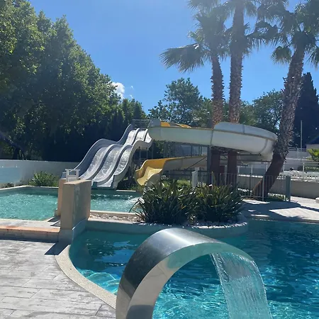 Mobil-home 3 Etoiles 6 Couchages Climatise Avec Piscine Chauffee مكان تخييم