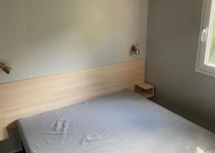 Mobil-home 3 Etoiles 6 Couchages Climatise Avec Piscine Chauffee مكان تخييم